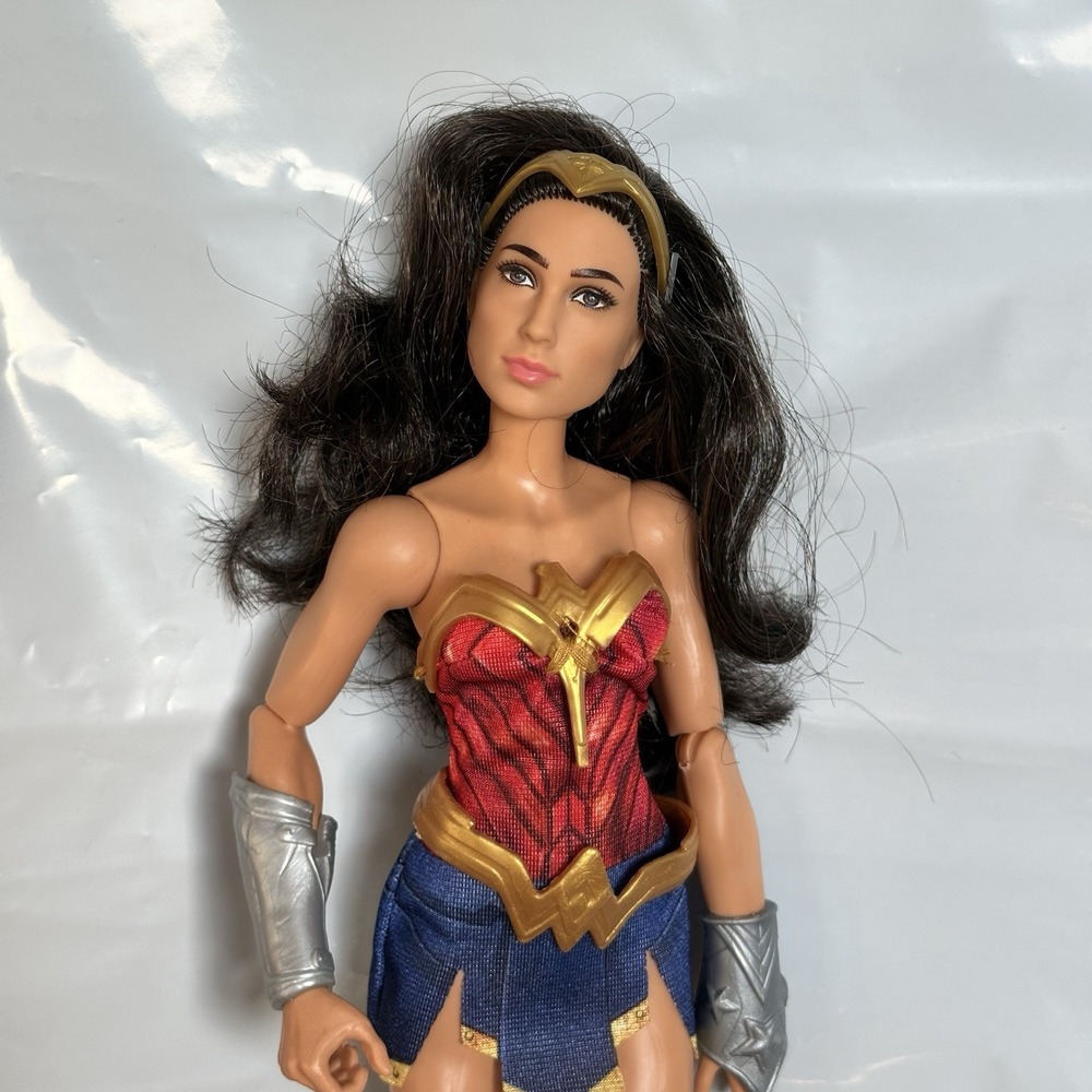 Wonder Woman Doll 2016 DC Comics Mattel Gal Gadot Figure Action Dawn Of Justice - Picture 2 of 4